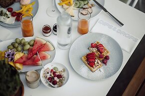 Dips&Drops – SUPERIOR HOTEL · SPORTS · SPA · RESTAURANTS