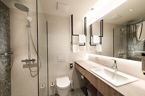 Dips&Drops – SUPERIOR HOTEL · SPORTS · SPA · RESTAURANTS