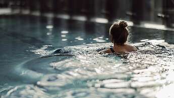 Dips&Drops – SUPERIOR HOTEL · SPORTS · SPA · RESTAURANTS