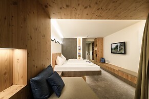 Dips&Drops – SUPERIOR HOTEL · SPORTS · SPA · RESTAURANTS