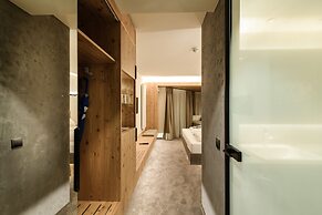 Dips&Drops – SUPERIOR HOTEL · SPORTS · SPA · RESTAURANTS