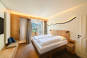 Dips&Drops – SUPERIOR HOTEL · SPORTS · SPA · RESTAURANTS