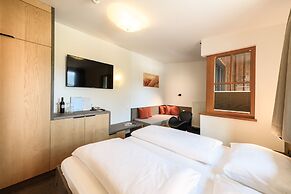 Dips&Drops – SUPERIOR HOTEL · SPORTS · SPA · RESTAURANTS