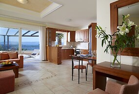 Avantis Suites Hotel