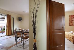 Avantis Suites Hotel