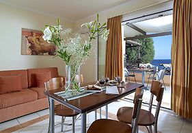 Avantis Suites Hotel