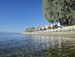 Avantis Suites Hotel