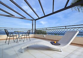 Avantis Suites Hotel