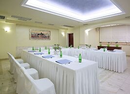 Avantis Suites Hotel