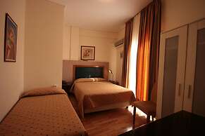 Adams Hotel