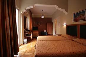 Adams Hotel