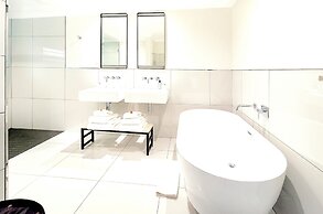 Villa Afrikana Guest Suites