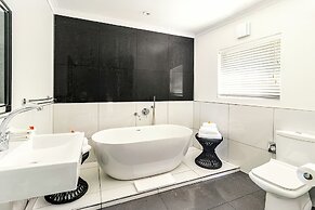 Villa Afrikana Guest Suites