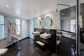 Villa Afrikana Guest Suites