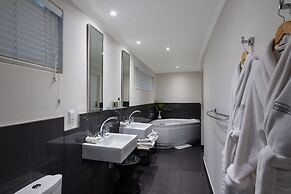 Villa Afrikana Guest Suites
