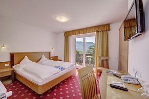 Ruster Resort