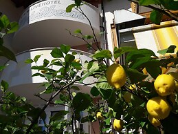 Ruster Resort