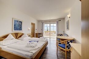 Ruster Resort