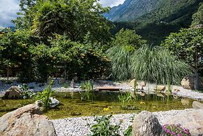 Ruster Resort