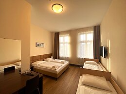 Mikon Eastgate Hotel