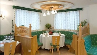 Lupo Bianco Wellness & Walking Hotel