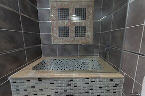 Rebetika Hotel