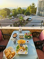 Rebetika Hotel