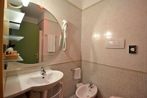 Sun Hotel