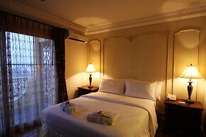Four Seasons Place