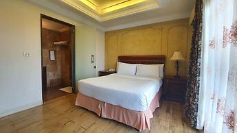 Four Seasons Place
