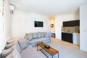 La Stella Suites