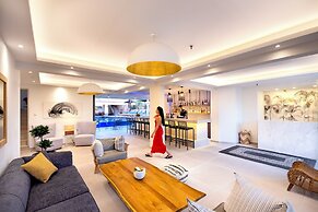 La Stella Suites