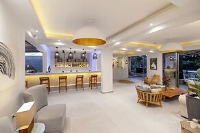 La Stella Suites