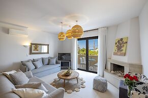 La Stella Suites