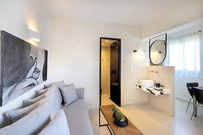 La Stella Suites