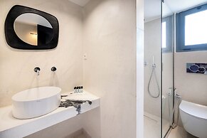 La Stella Suites