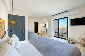 La Stella Suites