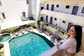 La Stella Suites