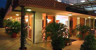 Hotel Montecarlo