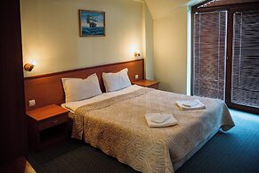 Dionis Hotel
