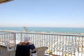 Hotel Caravelle