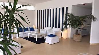 Hotel Caravelle