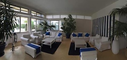 Hotel Caravelle
