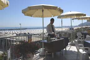 Hotel Caravelle