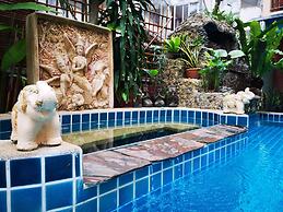 Seven Seas Hotel