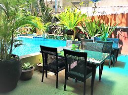 Seven Seas Hotel