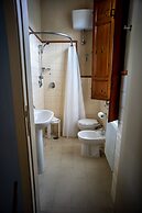 Marta Guest House