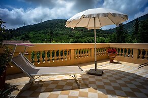 Marta Guest House