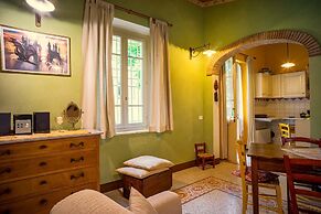 Marta Guest House