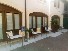 Giardino Giusti House & Court